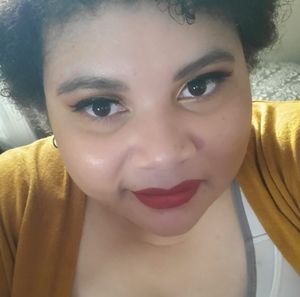 Meet your Posher, Helli